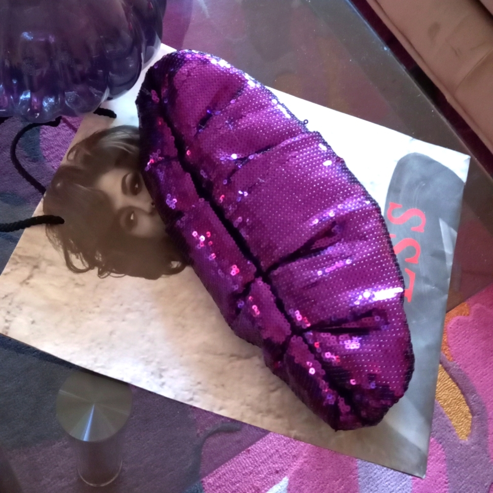 Fuchsia sequins 👛 - Picture 3 of 6